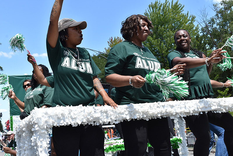 Alumni at Bud Billiken parade