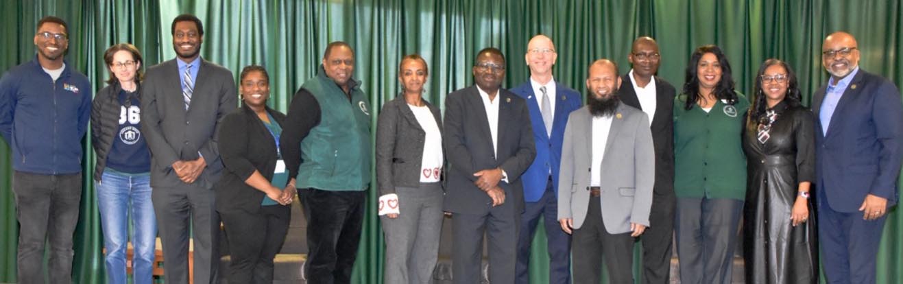 A group photo of Chicago State University faculty, staff and students.