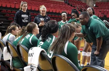 Volleyball Extends Win Streak to Three with Five-Set Road Win at Bradley