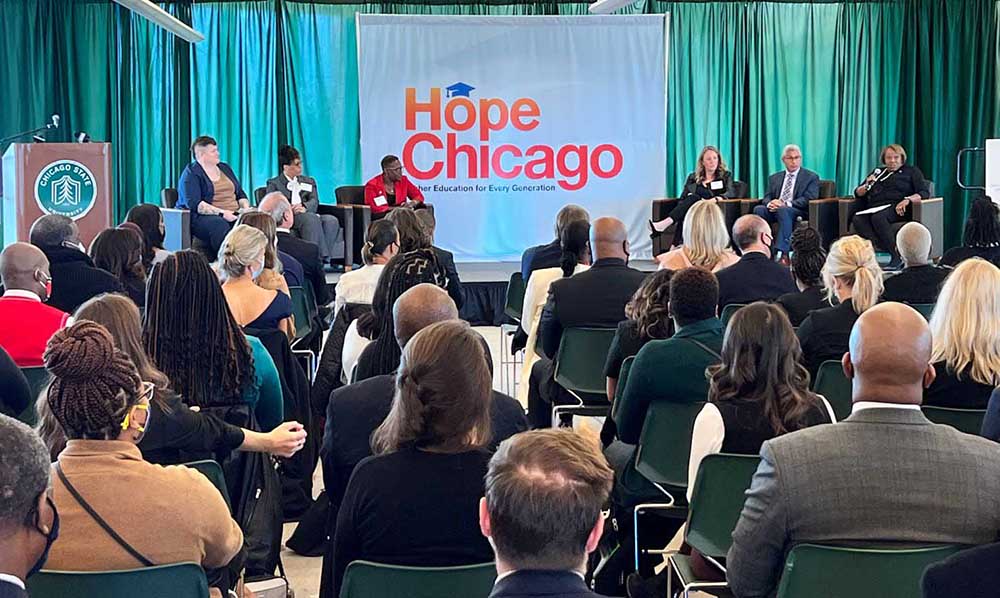 New college scholarship program led by former CPS CEO will offer students and their parents full tuition, housing and food assistance